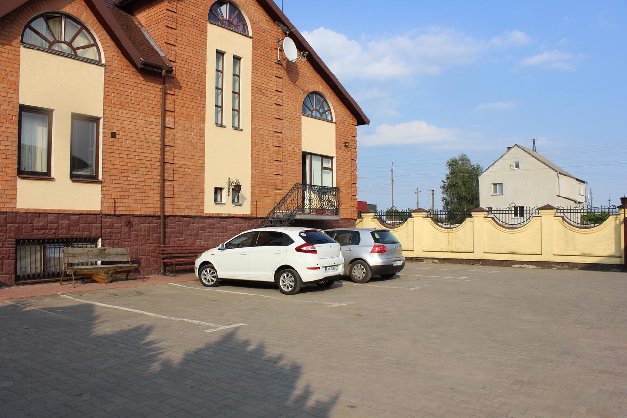 Bed and Breakfast Zolota Pidkova Ковель Экстерьер фото